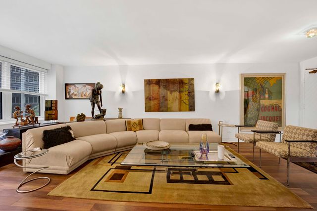 850 N DeWitt Place 7K, Chicago, IL 60611