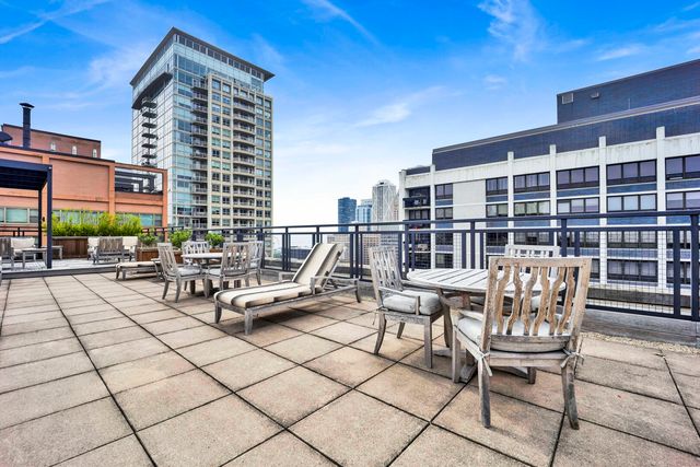 850 N DeWitt Place 7K, Chicago, IL 60611