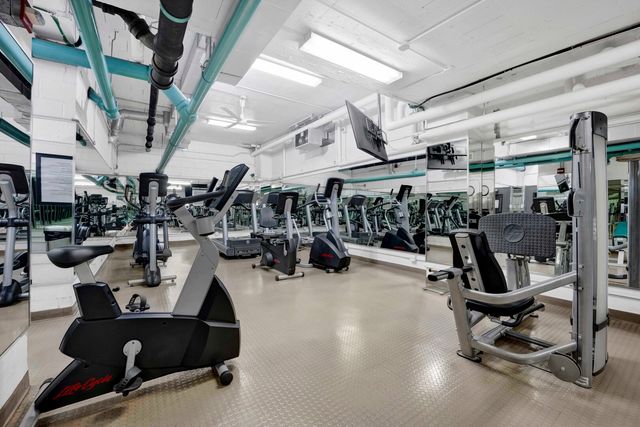 850 N DeWitt Place 7K, Chicago, IL 60611