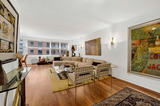 850 N DeWitt Place 7K, Chicago, IL 60611
