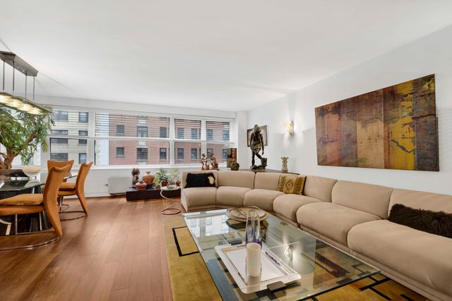 850 N DeWitt Place 7K, Chicago, IL 60611
