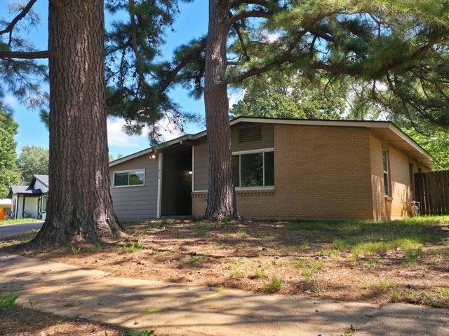 916 Leeper Drive, Denison, TX 75020