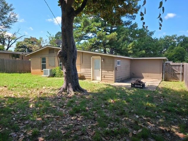 916 Leeper Drive, Denison, TX 75020
