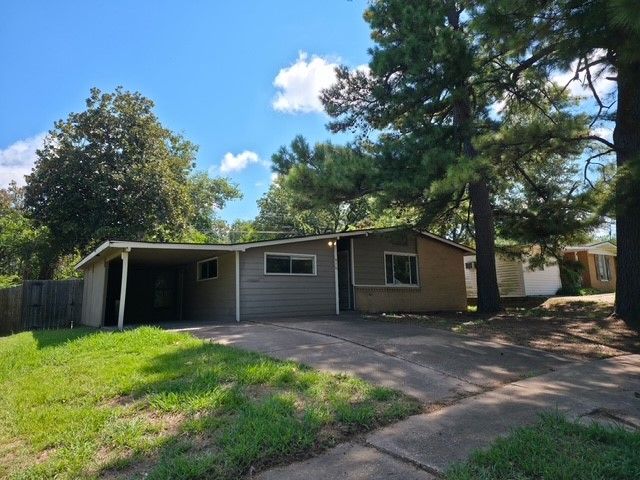 916 Leeper Drive, Denison, TX 75020
