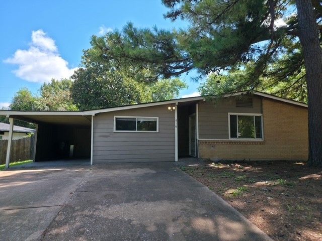 916 Leeper Drive, Denison, TX 75020