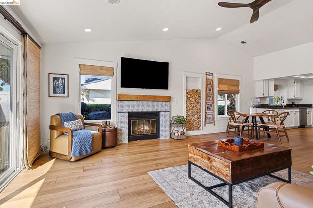 1550 Trawler St, Discovery Bay, CA 94505