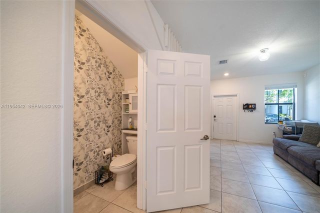 1540 SW 28th St, Fort Lauderdale, FL 33315