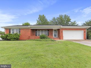 47 PICTURE MOUNTAIN DR, Martinsburg, WV 25404