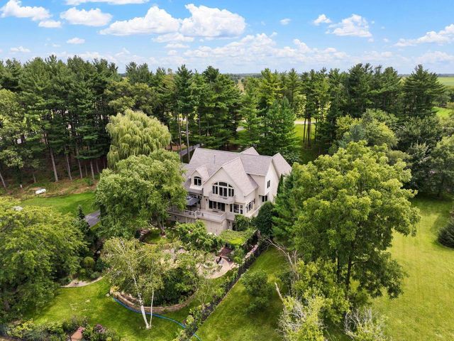 8523 N Stone Farm Road, Edgerton, WI 53534