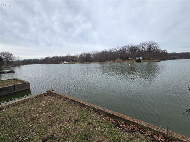 1334 Lakeview N Drive, Odessa, MO 64076