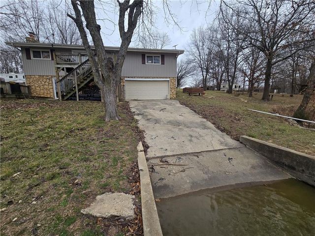 1334 Lakeview N Drive, Odessa, MO 64076