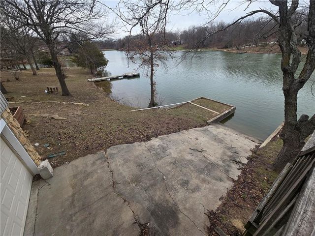 1334 Lakeview N Drive, Odessa, MO 64076