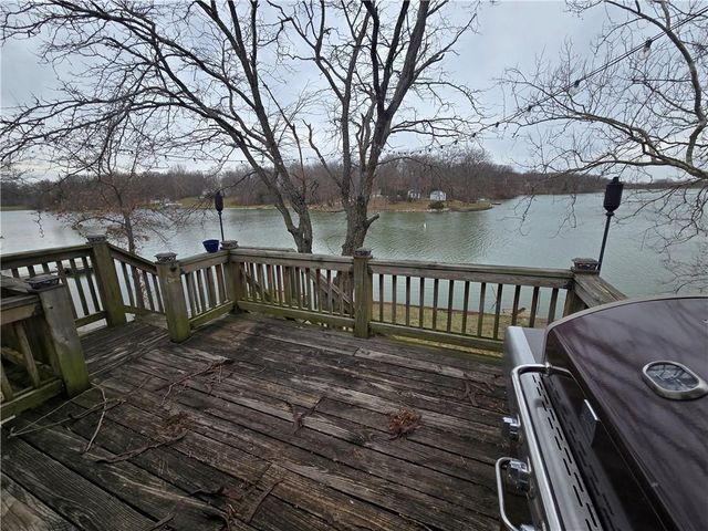 1334 Lakeview N Drive, Odessa, MO 64076