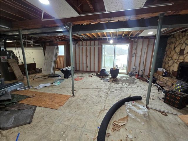 1334 Lakeview N Drive, Odessa, MO 64076