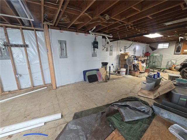 1334 Lakeview N Drive, Odessa, MO 64076