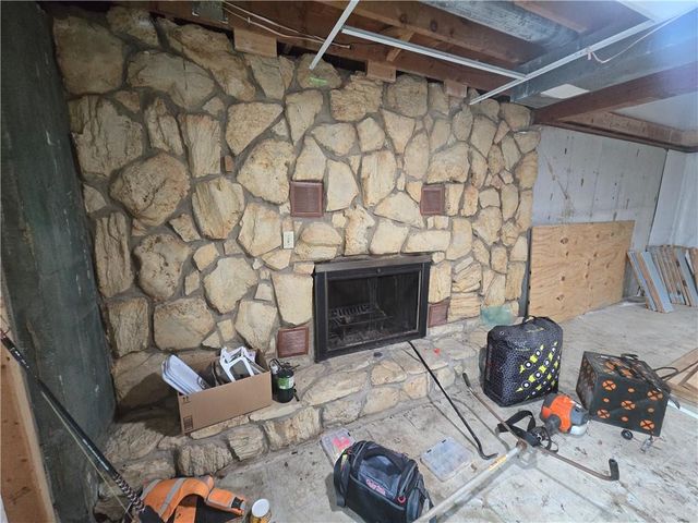 1334 Lakeview N Drive, Odessa, MO 64076