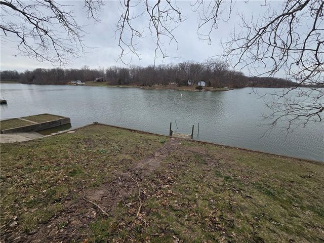 1334 Lakeview N Drive, Odessa, MO 64076