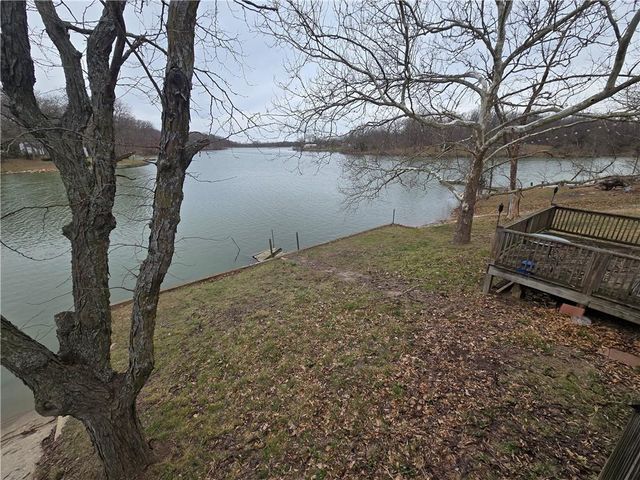 1334 Lakeview N Drive, Odessa, MO 64076