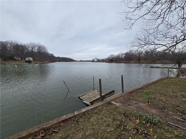 1334 Lakeview N Drive, Odessa, MO 64076
