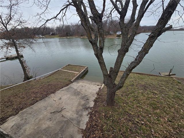 1334 Lakeview N Drive, Odessa, MO 64076