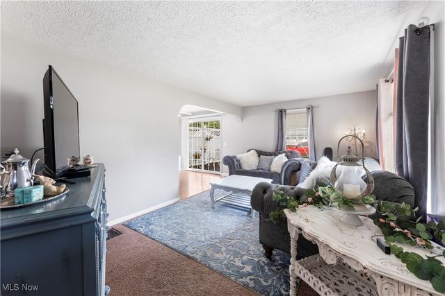 325 Lincoln Avenue, Louisville, OH 44641