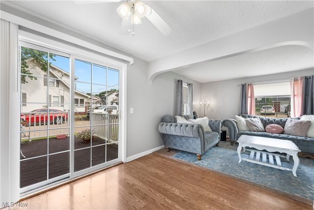 325 Lincoln Avenue, Louisville, OH 44641