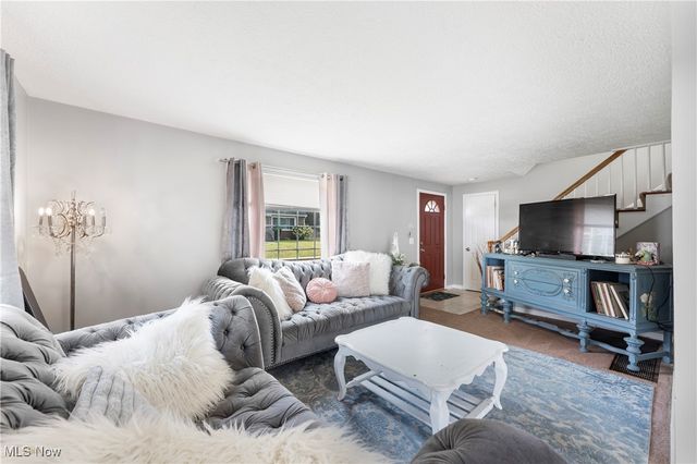 325 Lincoln Avenue, Louisville, OH 44641