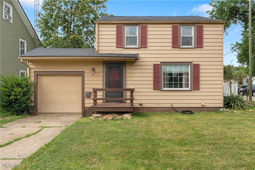 325 Lincoln Avenue, Louisville, OH 44641