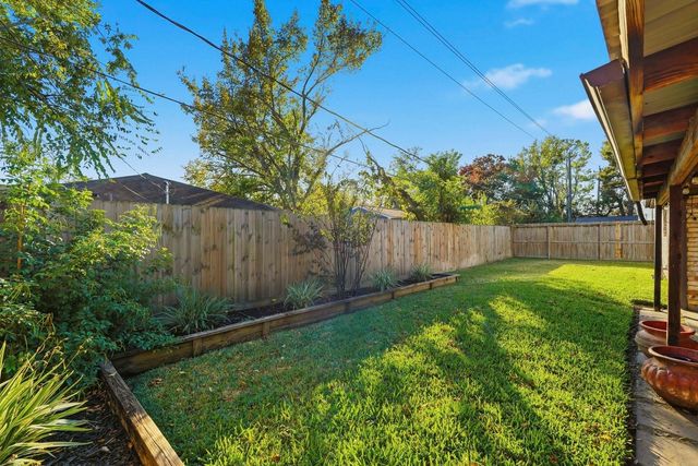 6231 Autumn Forest Drive, Houston, TX 77092