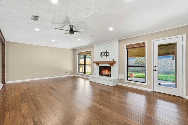 6231 Autumn Forest Drive, Houston, TX 77092