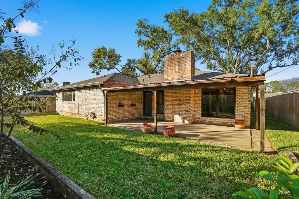 6231 Autumn Forest Drive, Houston, TX 77092