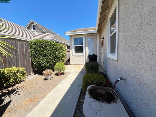 1870 Zurlo Way, Sacramento, CA 95835