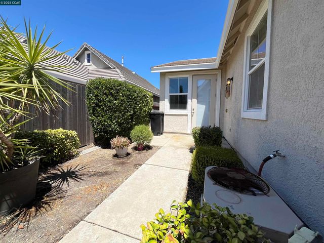 1870 Zurlo Way, Sacramento, CA 95835