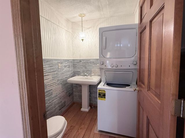 498 Town Line Road, Bennington, VT 05201