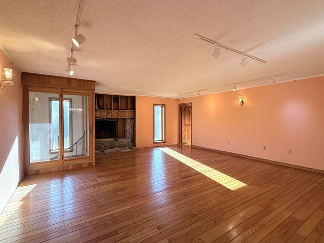 498 Town Line Road, Bennington, VT 05201