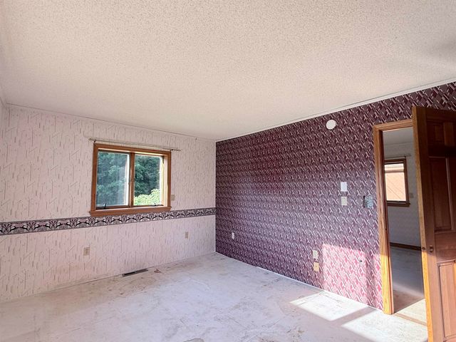 498 Town Line Road, Bennington, VT 05201