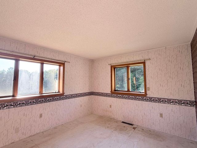 498 Town Line Road, Bennington, VT 05201
