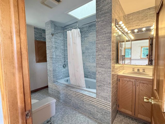 498 Town Line Road, Bennington, VT 05201