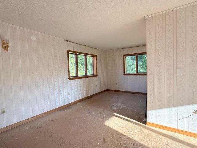 498 Town Line Road, Bennington, VT 05201