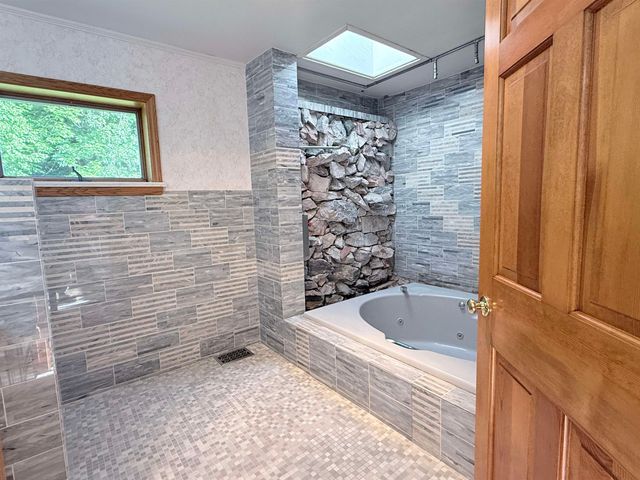 498 Town Line Road, Bennington, VT 05201