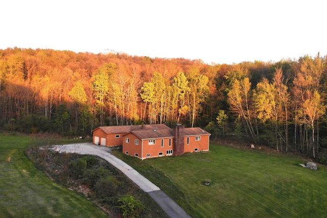 498 Town Line Road, Bennington, VT 05201