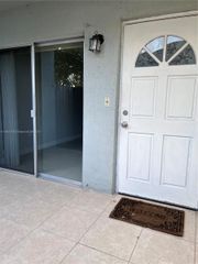 15400 SW 81st Cir Ln 109, Miami, FL 33193