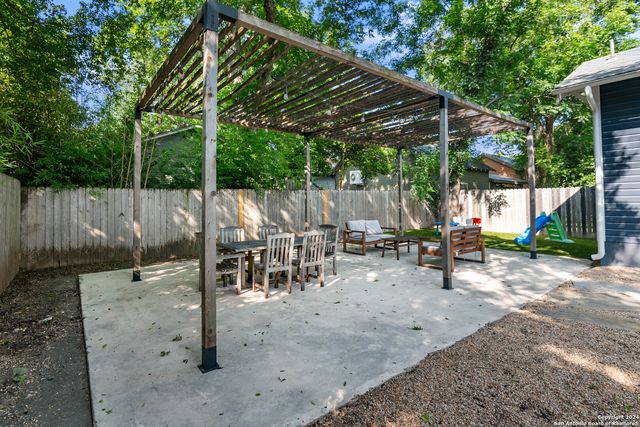 126 ARMOUR PL, San Antonio, TX 78212