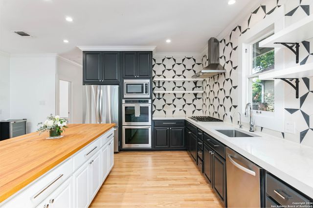 126 ARMOUR PL, San Antonio, TX 78212