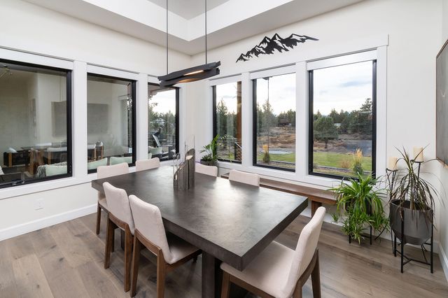 62825 Montara Drive, Bend, OR 97701