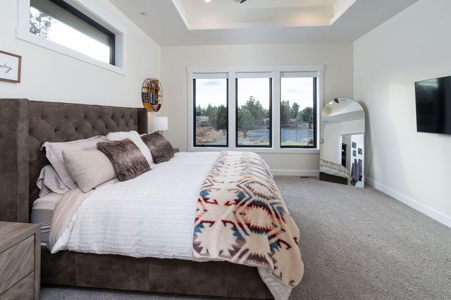 62825 Montara Drive, Bend, OR 97701