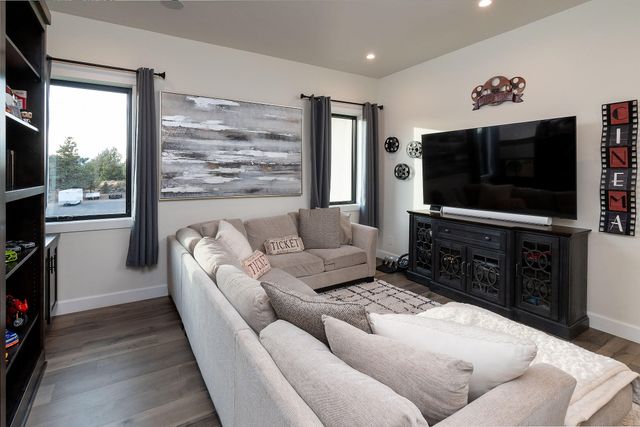 62825 Montara Drive, Bend, OR 97701