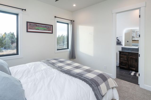 62825 Montara Drive, Bend, OR 97701