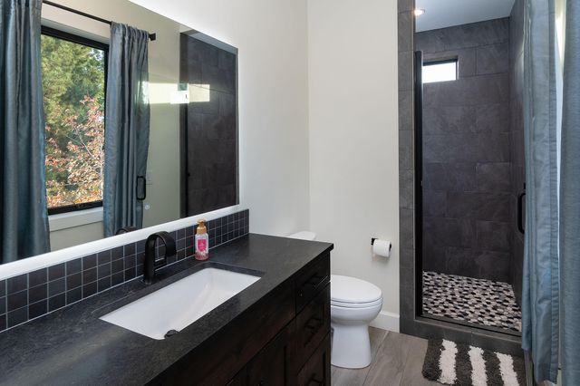 62825 Montara Drive, Bend, OR 97701