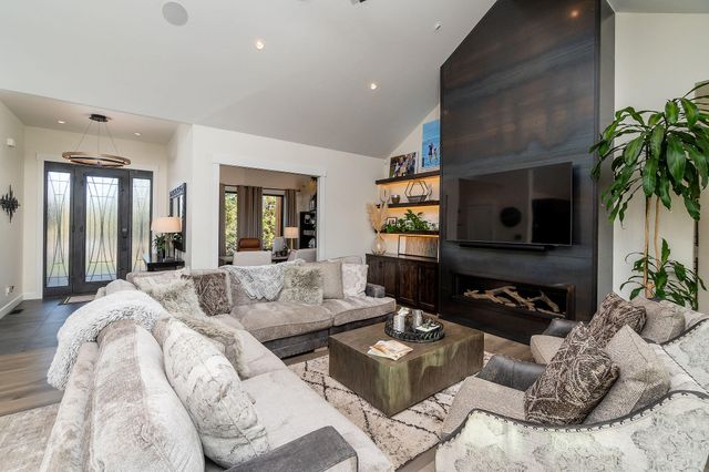 62825 Montara Drive, Bend, OR 97701